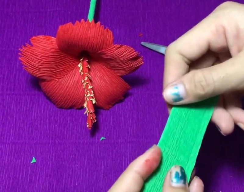 decoração com papel crepom - flor de papel crepom