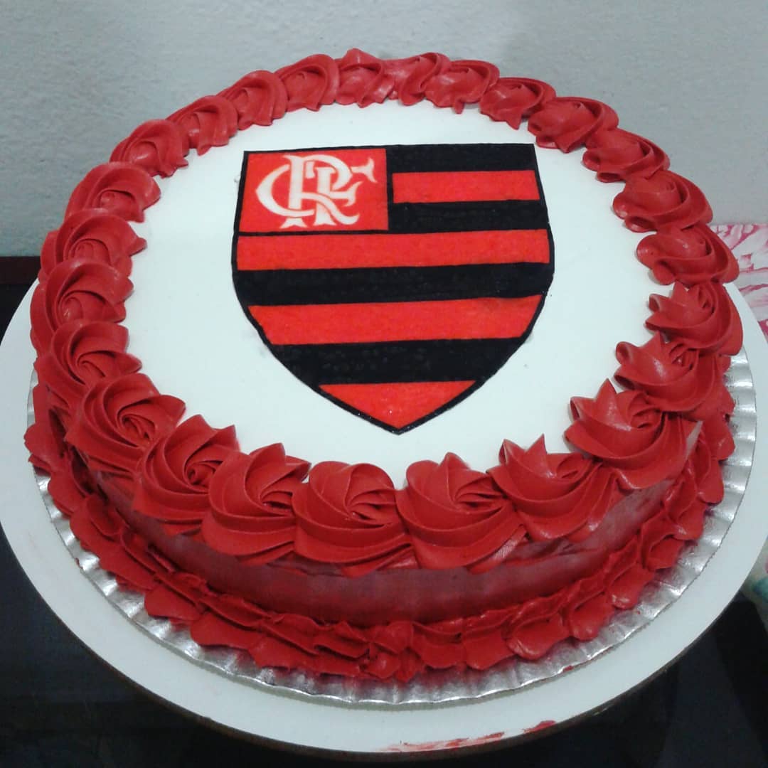 Bolo do Flamengo de Chantilly
