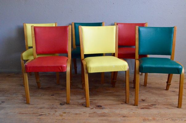 Cadeiras Coloridas de Madeiras