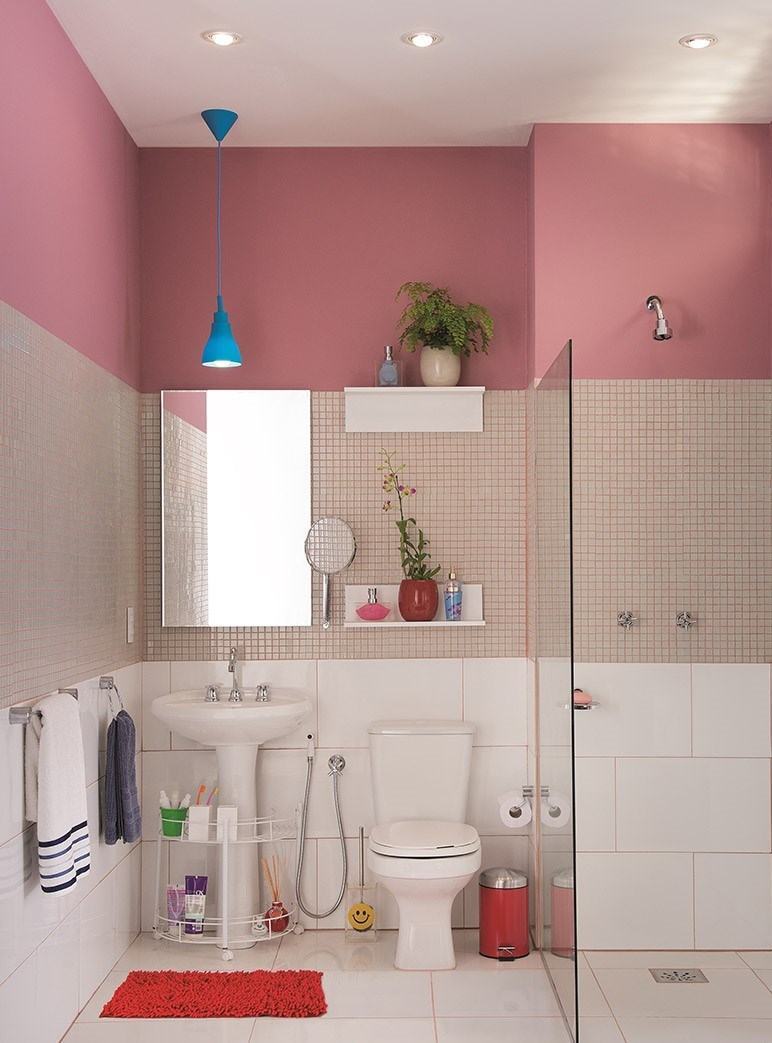 Banheiro Rosa e Branco