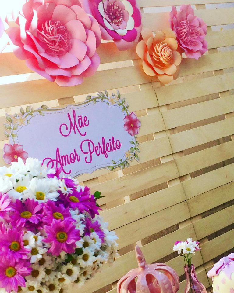 PAINEL DIA DAS MÃES → Para Igreja, Com Flores e Educação Infantil