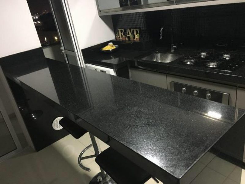 Bancada de Cozinha em Granito Preto São Gabriel