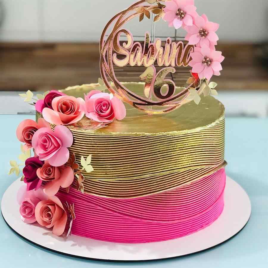 Bolo de Aniversário Feminino → Moderno, Personalizado, Simples, Rosa